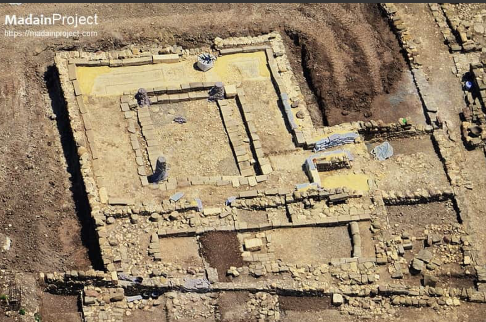 A photo of the Migdal Synagogue remains
